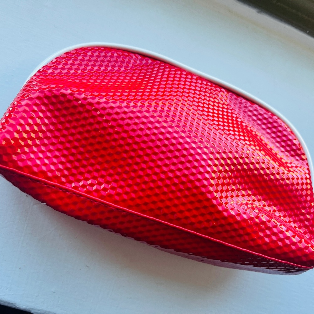 Cosmetic Bag  Elizabeth Arden Small Red Crocodile Faux Leather